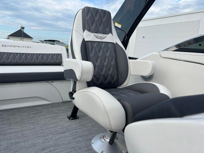 2024 Bennington Marine Qx25 Swingback Arche alt