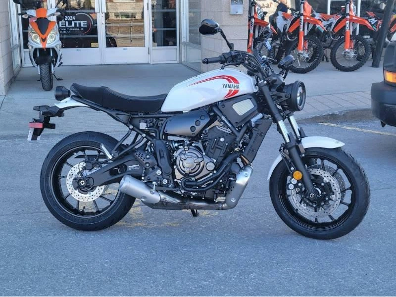 2025 Yamaha Xsr700 alt