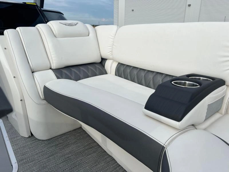 2024 Bennington Marine Qx25 Swingback Arche alt