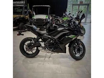 Kawasaki Ninja 650 2025 alt