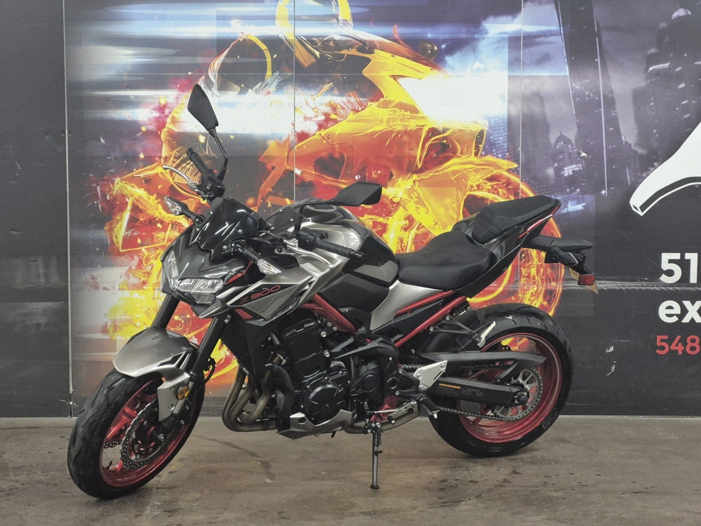 Kawasaki Zr900 2023 alt