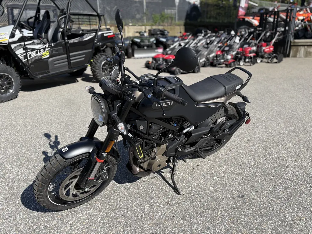 2023 Husqvarna 401 Svartpilen