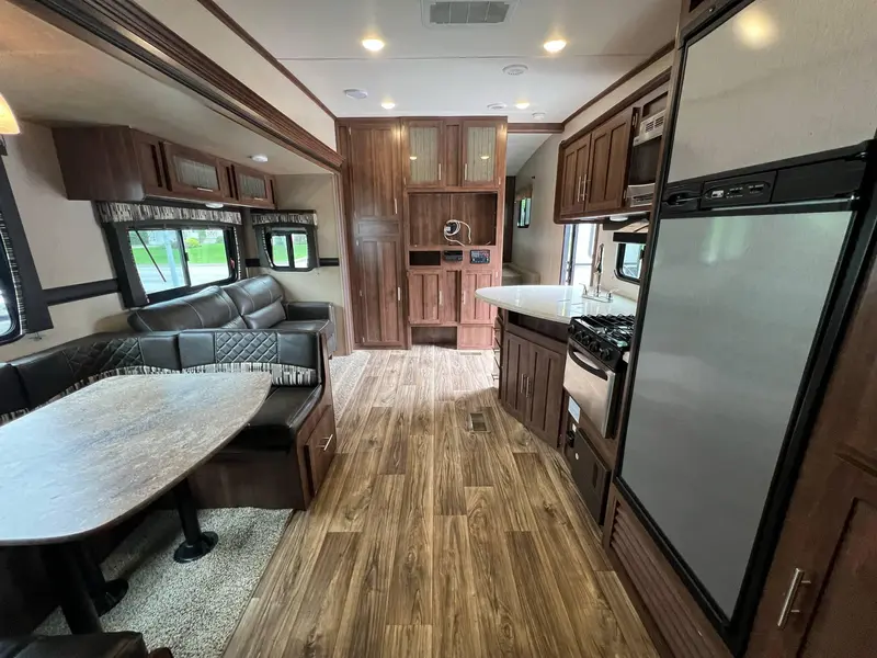 2018 KEYSTONE CROSSROADS VOLANTE 270BH **EN SUPERBE CONDITION!!**