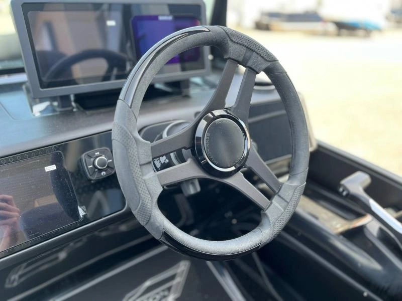 Bennington Marine M24 L-bench Arche Sport Demo 2025 alt