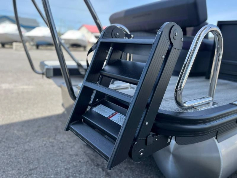 Bennington Marine M22 Swingback Luxe 3t / F200 2025 alt