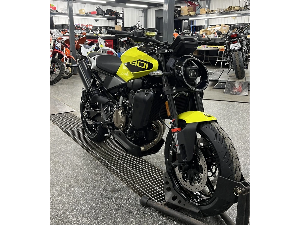 Husqvarna Vitpilen 801 2025 alt