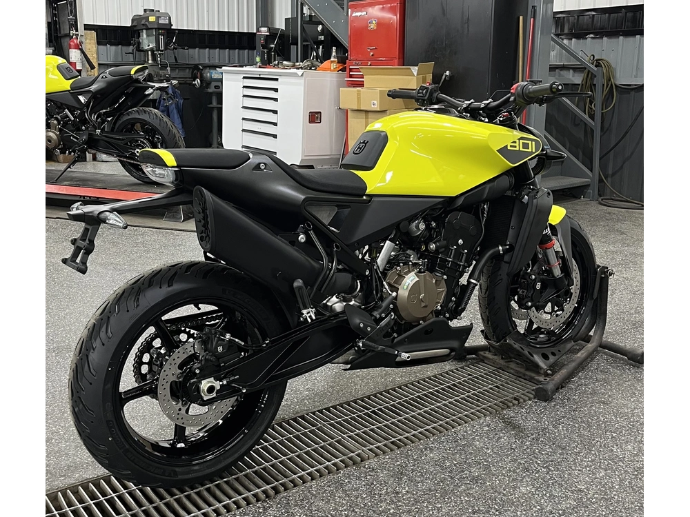 Husqvarna Vitpilen 801 2025 alt