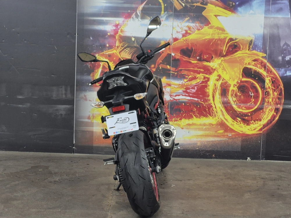 Kawasaki Zr900 2023 alt