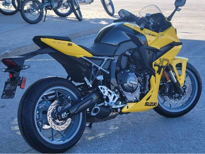 Suzuki Gsx-8r 2025 alt