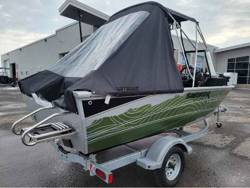 2025 Smoker-craft Excursion 176 Dc alt