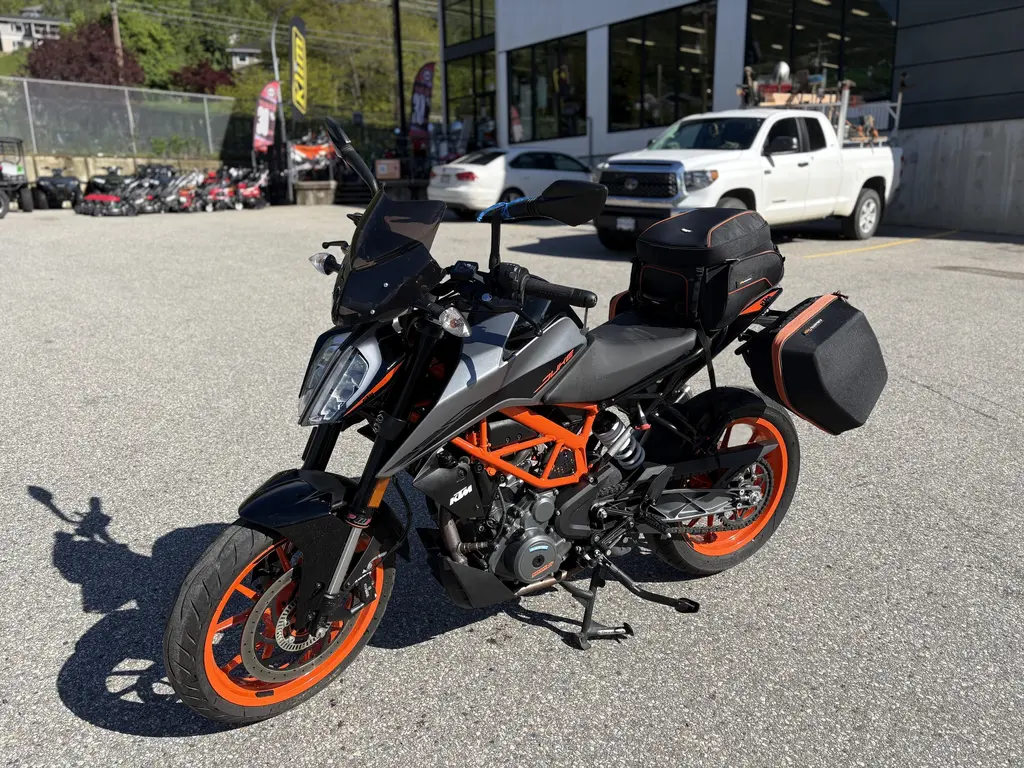 2022 KTM Duke 390