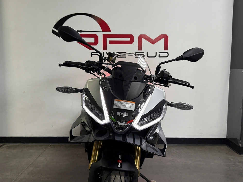 2026 Aprilia Tuono V4 1100 alt