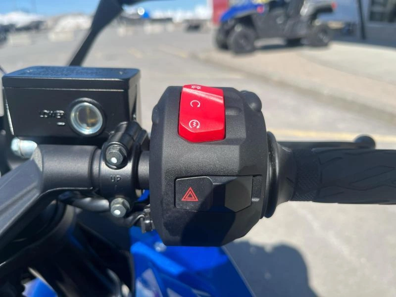 2025 Suzuki Gsx-8r alt