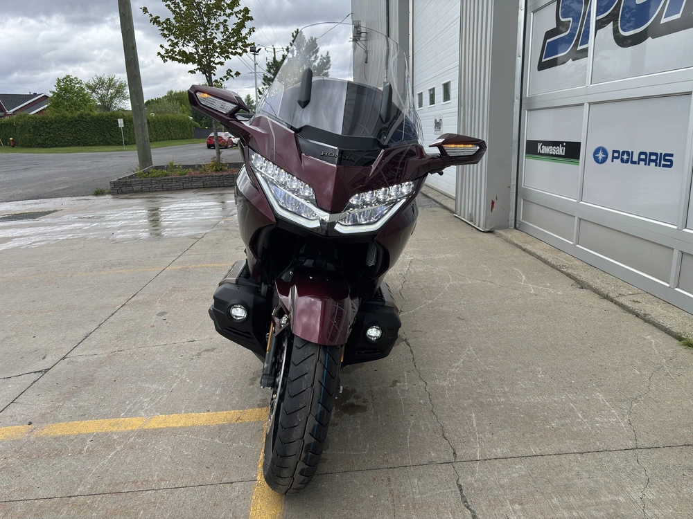 Honda Gold Wing Tour 2025 alt