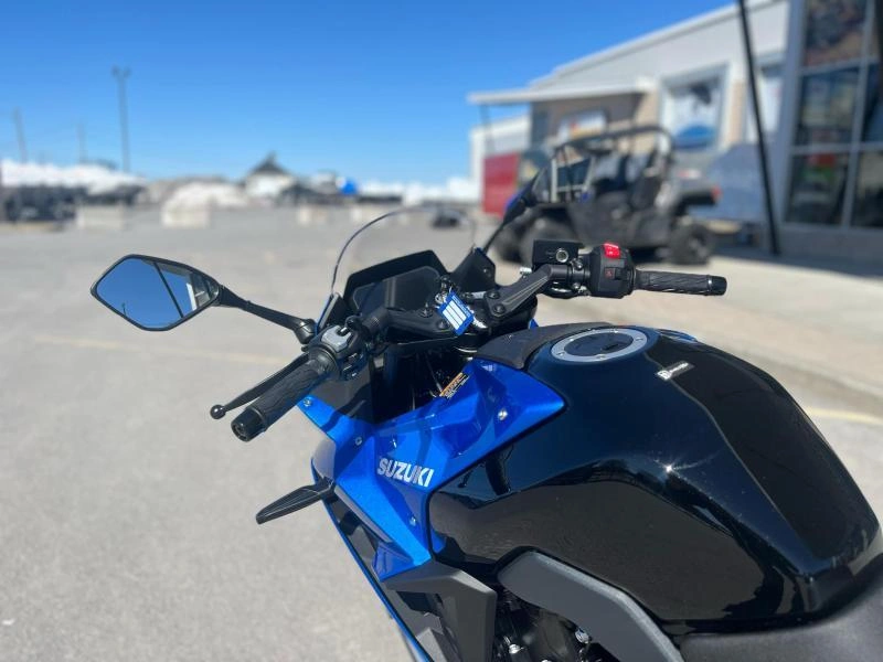 2025 Suzuki Gsx-8r alt