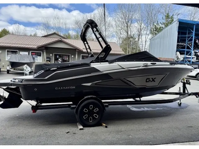 2022 Glastron GX 215 - MERCRUISER 6.2L