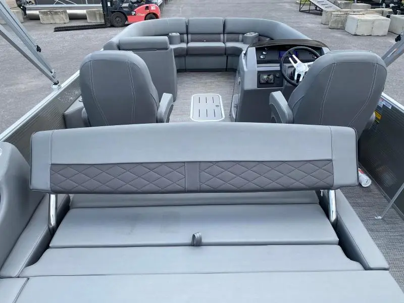 Bennington Marine L23 SWINGBACK 3T SPS+ 2023