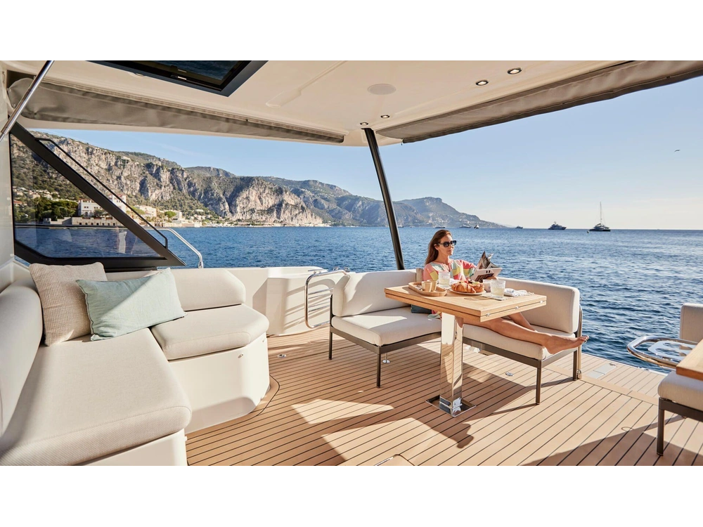 Prestige Yachts M48 2026 alt