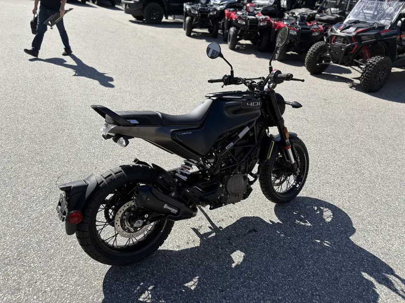 2023 Husqvarna 401 Svartpilen