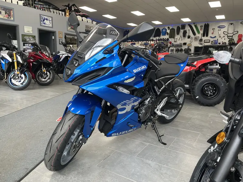 2025 Suzuki GSX-8R