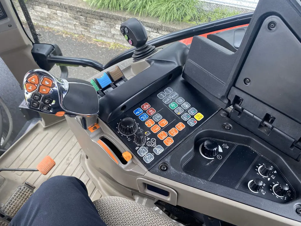 Case IH Vestrum 100 A8 2021