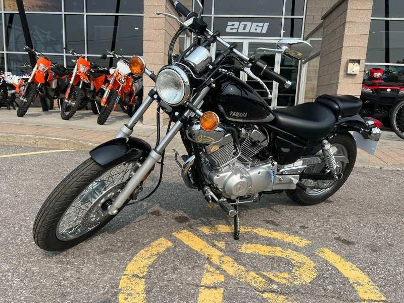 2023 Yamaha V-star 250 alt