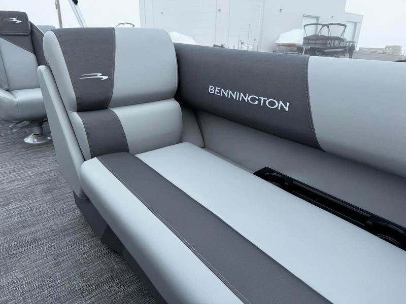 Bennington Marine S20 Swingback 2t 2024 alt
