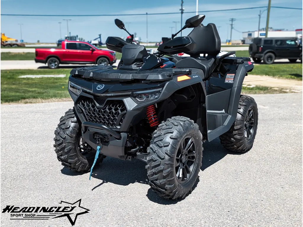 2025 CFMOTO CFORCE 1000 Touring // Zircon Black 