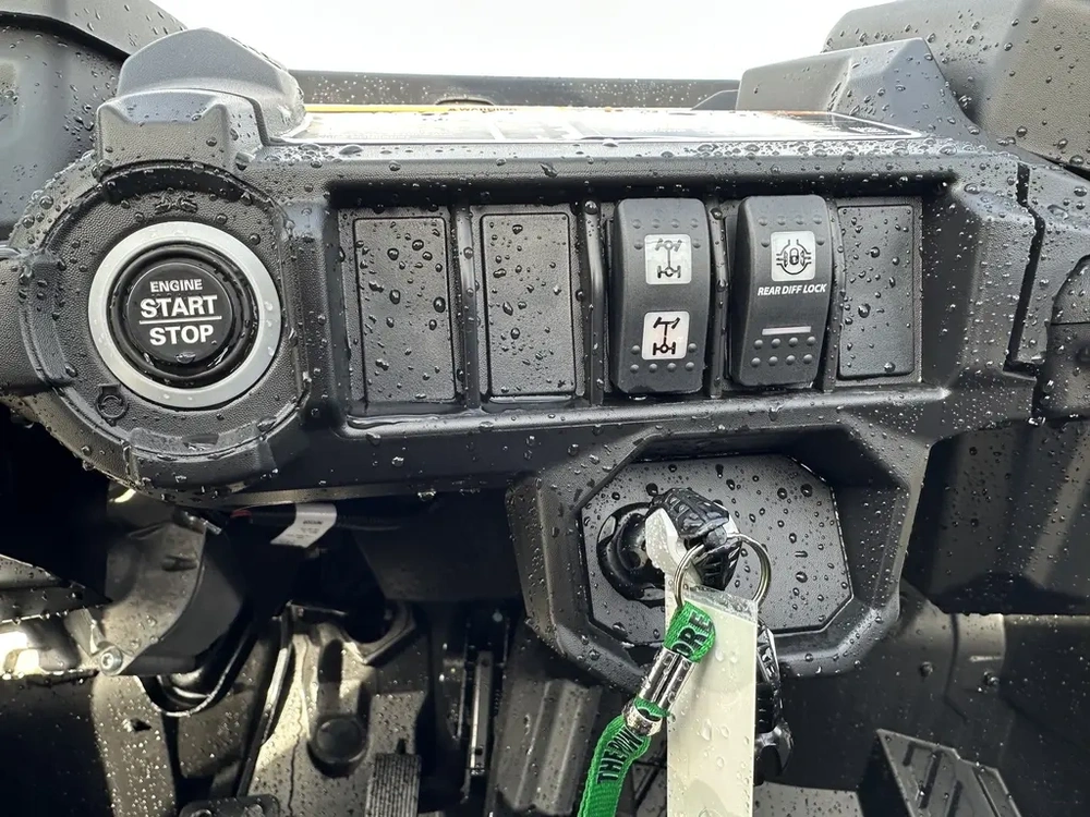 2025 Can-am Commander Dps 700 alt