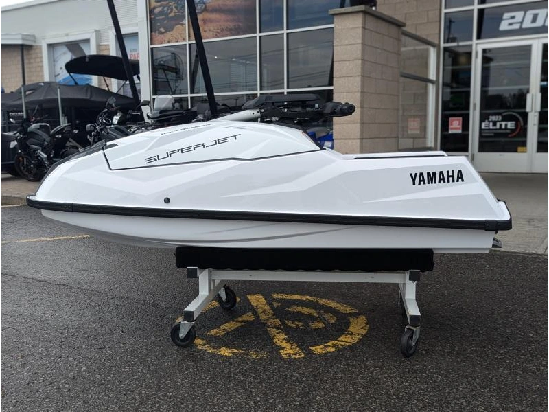 2025 Yamaha Super Jet alt