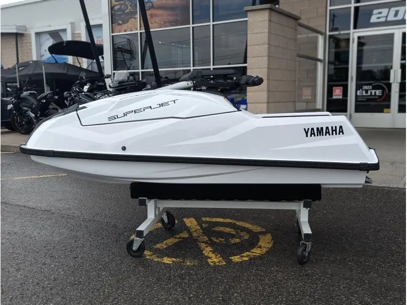 2025 Yamaha Super Jet thumbnail 4