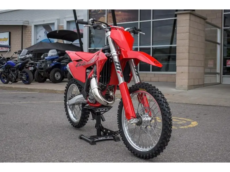 2025 GASGAS MC 125 thumbnail 2