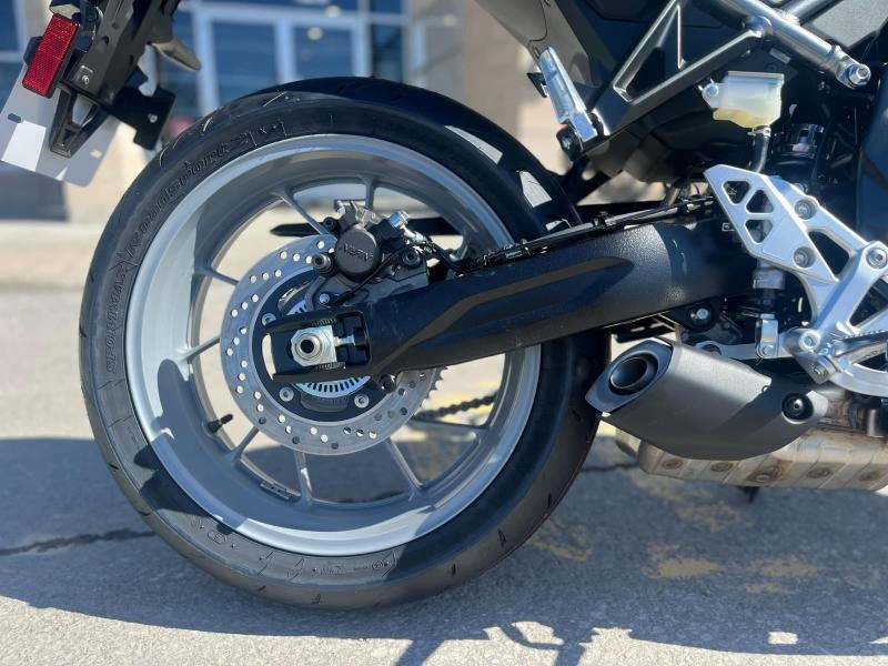 2025 Suzuki Gsx-8r alt