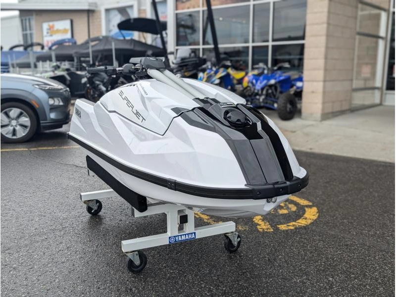 2025 Yamaha Super Jet alt