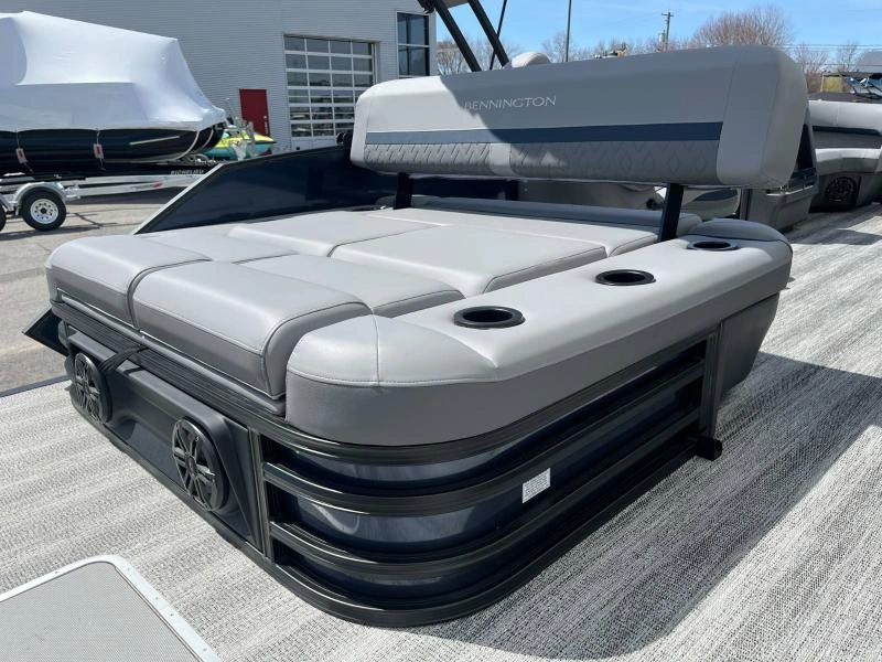 Bennington Marine M22 Swingback Luxe 3t / F200 2025 alt