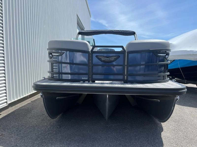 Bennington Marine M22 Swingback Luxe 3t / F200 2025 alt