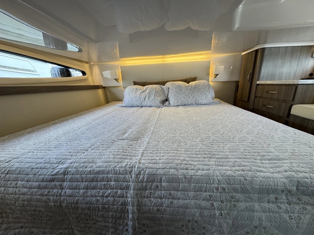 2020 Regal 38 Grande Coupe (diesel) alt