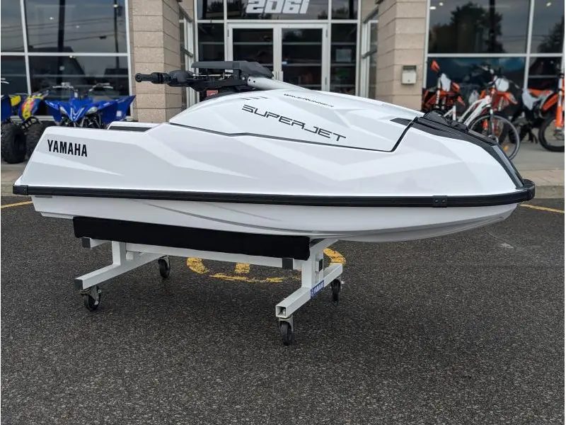 2025 Yamaha Super Jet thumbnail 2