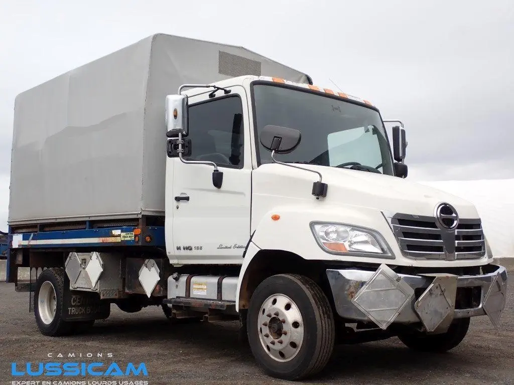 2010 Hino 185