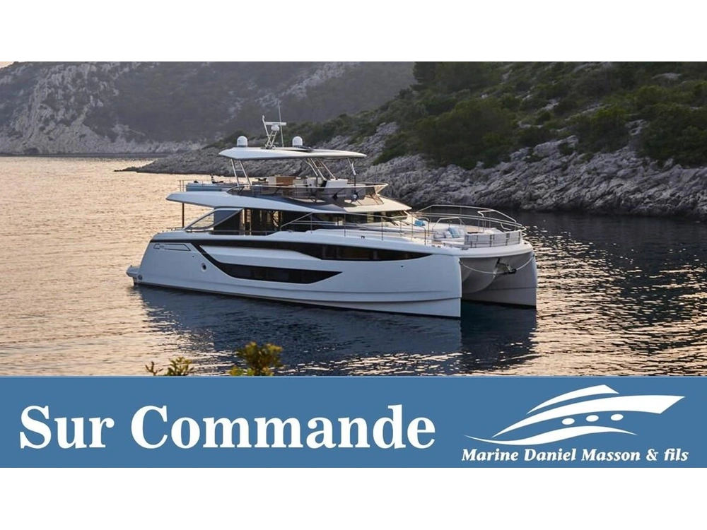 2026 Prestige Yachts M8 alt