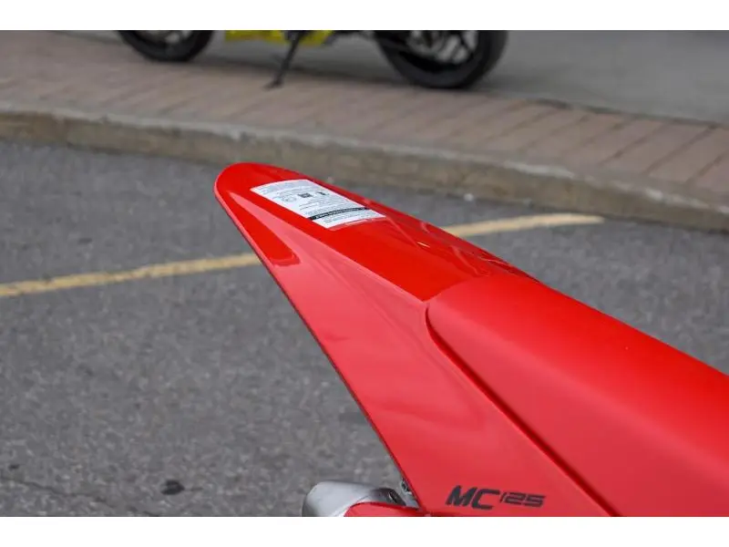 2025 GASGAS MC 125 thumbnail 4