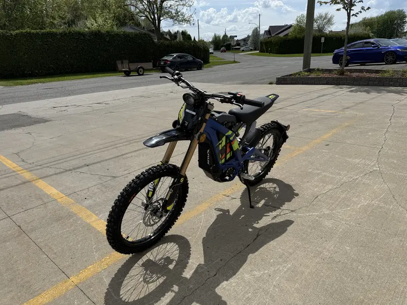 2025 Surron LIGHT BEE X MOTOCROSS ÉLECTRIQUE
