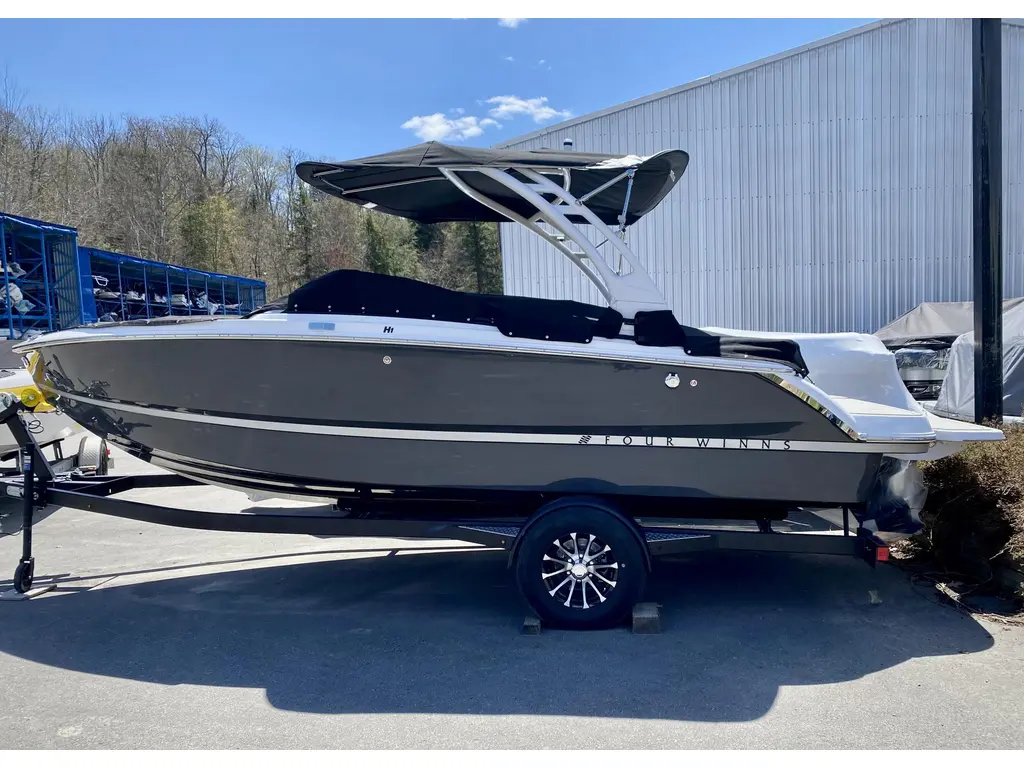 2025 Four Winns H1 - MERCRUISER 4.5L
