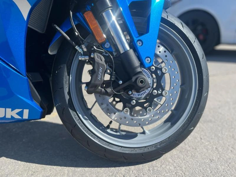 2025 Suzuki Gsx-8r alt