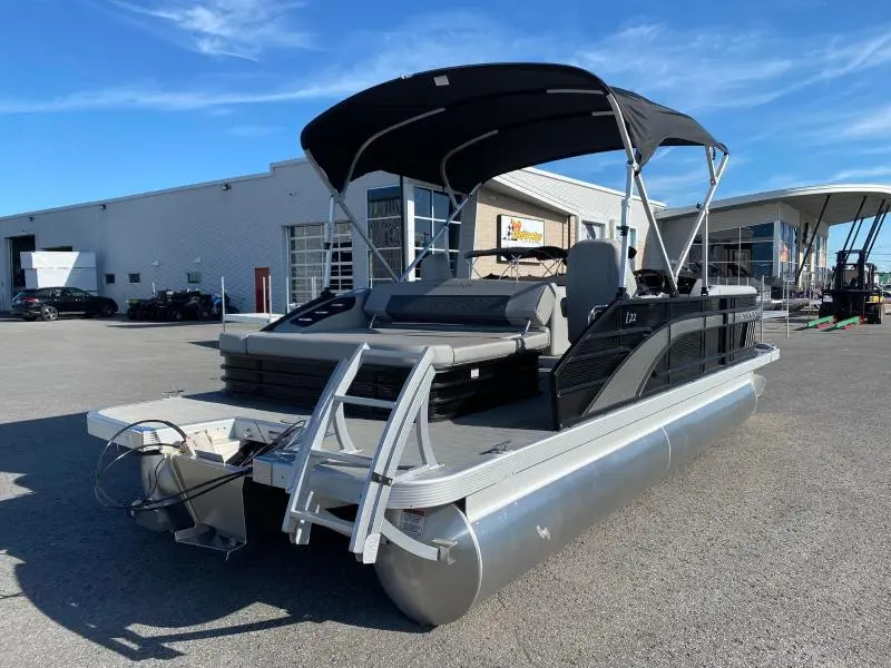 Bennington Marine L22 SWINGBACK 3T XPRESS DEMO 2023