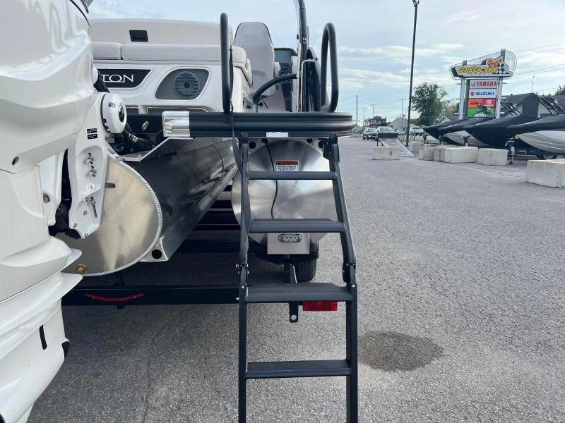 2024 Bennington Marine Qx25 Swingback Arche alt