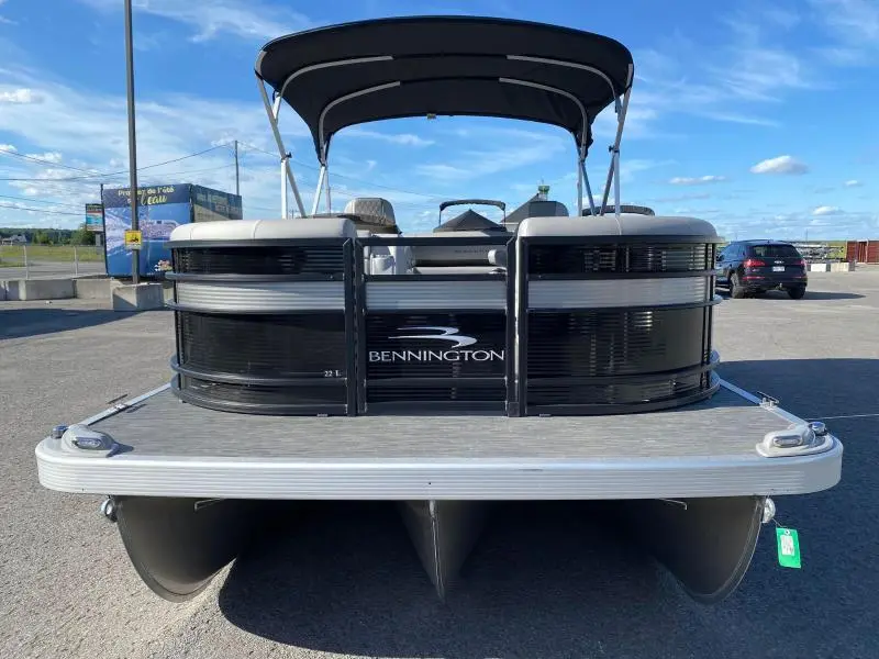 Bennington Marine L22 SWINGBACK 3T XPRESS DEMO 2023