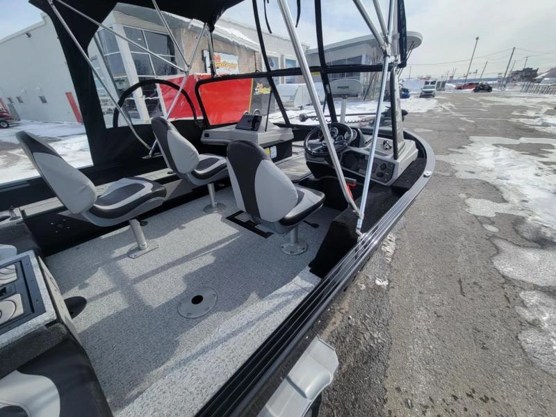 2025 Smoker-craft Adventurer 178 Dc alt