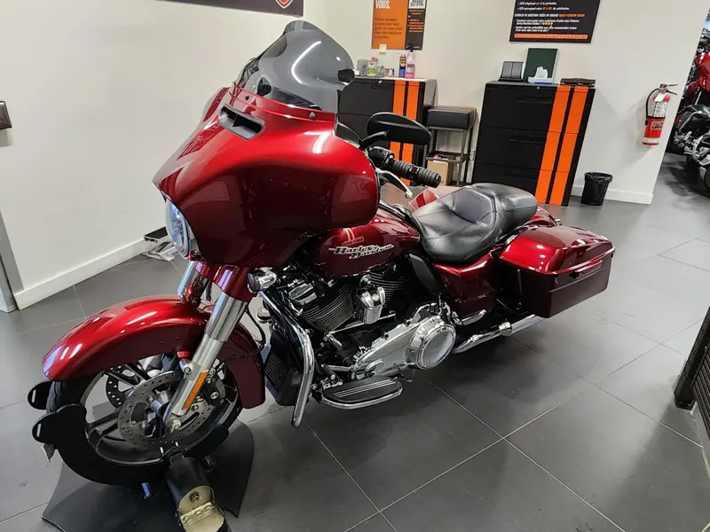 2017 Harley-Davidson FLHXS Street Glide Special FLHXS thumbnail 4