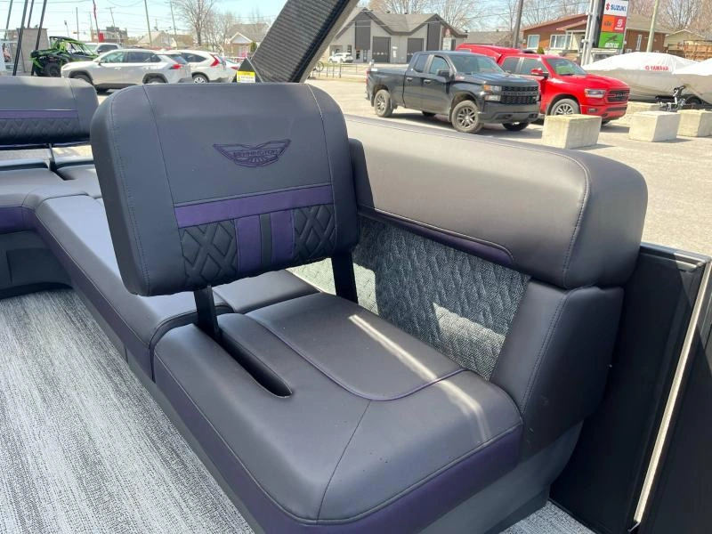 Bennington Marine M24 L-bench Arche Sport Demo 2025 alt